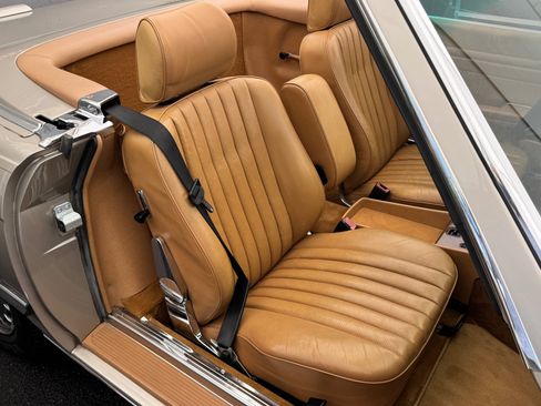 Used 1988 Mercedes-Benz 560 SL image 26