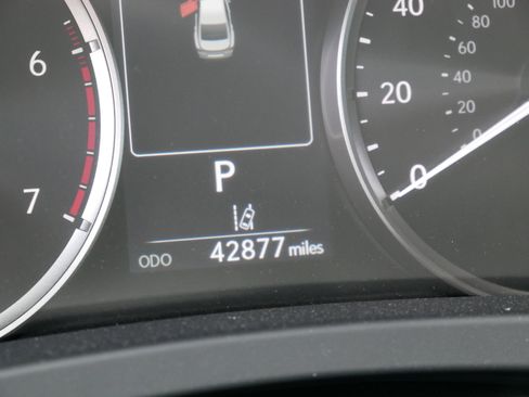 Used 2022 Lexus IS 300 w/ Premium Package RWD image 4