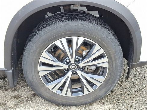 Used 2021 Nissan Rogue SV image 8