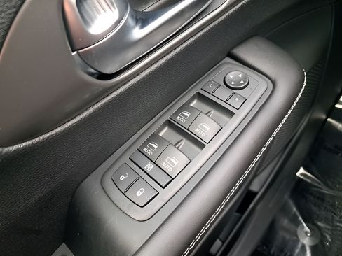 New 2026 Chrysler Voyager LX FWD image 23