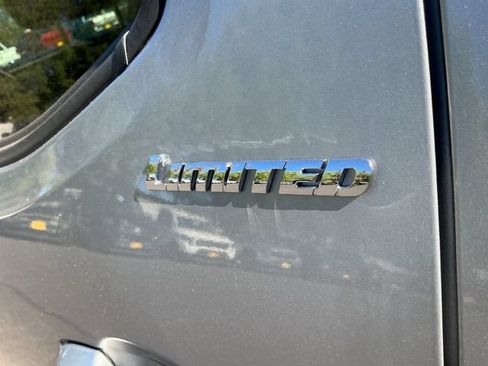 Used 2018 Toyota Tacoma Limited AWD/4WD image 33