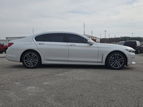 Used 2020 BMW 750i xDrive w/ Luxury Rear Seating Package image 6