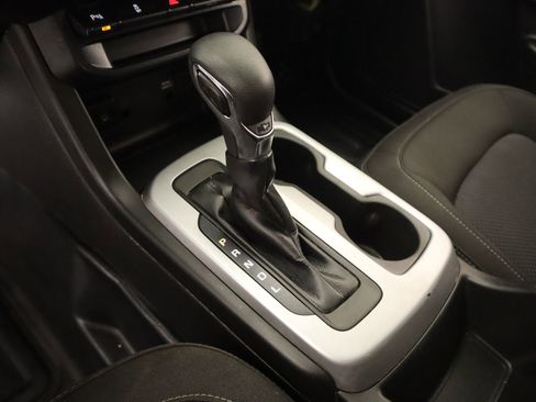 Used 2022 Chevrolet Colorado LT w/ Fleet Safety Package image 7