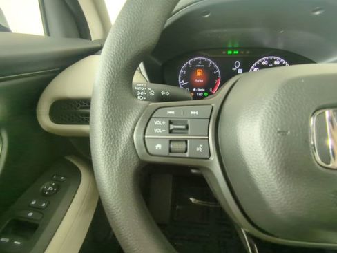 New 2026 Honda HR-V LX image 38