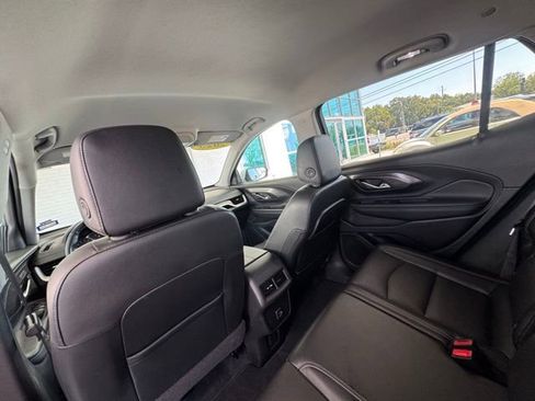 Used 2023 GMC Terrain SLT image 22