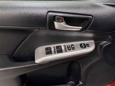 Used 2014 Toyota Camry SE image 15