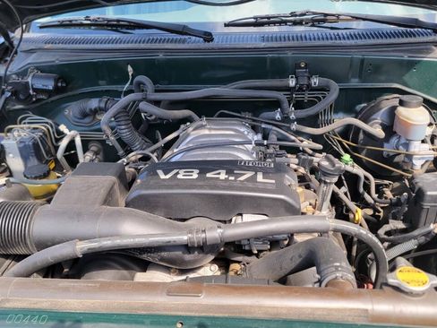 Used 2002 Toyota Sequoia SR5 w/ Preferred Pkg RWD image 24