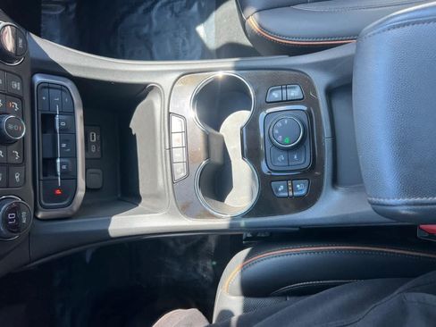 Used 2022 GMC Acadia AT4 w/ Technology Package AWD/4WD image 24