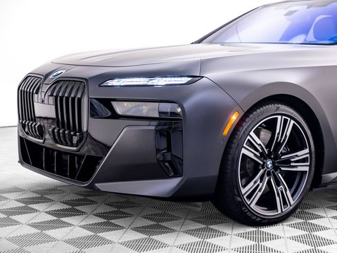 Used 2023 BMW i7 xDrive60 AWD/4WD image 39