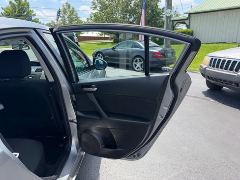 Used 2012 MAZDA MAZDA3 i Touring FWD image 22