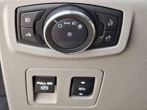 Used 2017 Ford F150 XLT w/ Equipment Group 302A Luxury AWD/4WD image 22