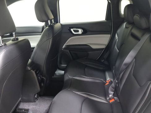 New 2026 Jeep Compass Limited image 12