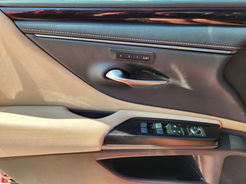 Used 2019 Lexus ES 350 w/ Accessory Package 2 image 29