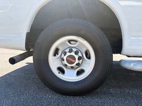 Used 2024 GMC Savana 2500 w/ Driver Convenience Package RWD image 21