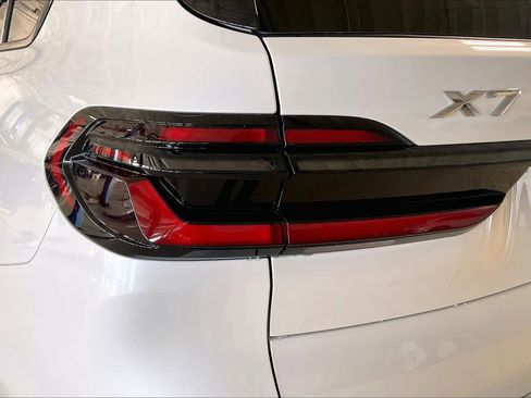 New 2026 BMW X7 xDrive40i image 14