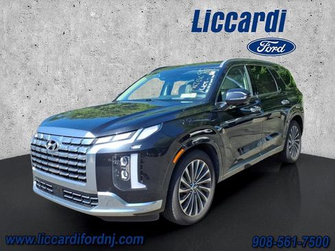 Used 2024 Hyundai Palisade Calligraphy AWD/4WD image 2
