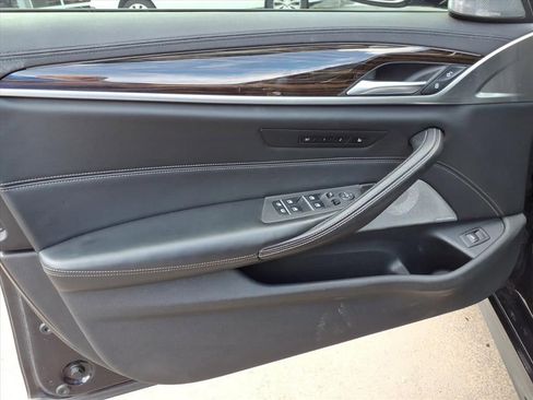 Used 2019 BMW M550i xDrive w/ Premium Package image 14