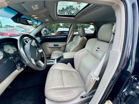 Used 2006 Chrysler 300 C image 17