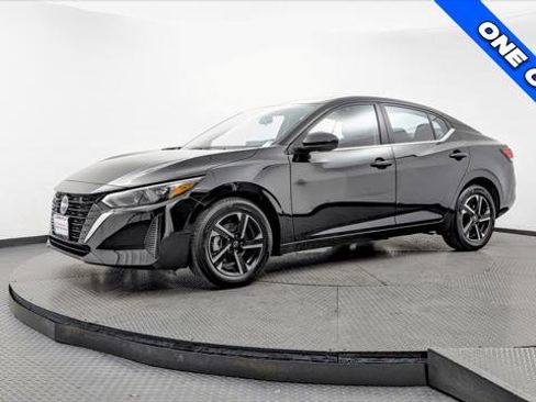 Used 2025 Nissan Sentra SV image 2