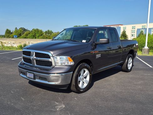 Used 2024 RAM 1500 Classic SLT AWD/4WD image 7