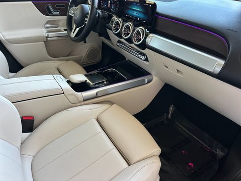 Used 2022 Mercedes-Benz GLB 250 4MATIC image 15