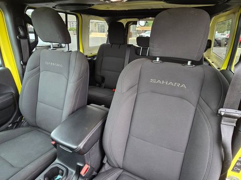 Used 2023 Jeep Wrangler Sahara w/ Cold Weather Group image 23