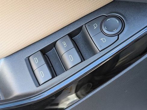 New 2026 Chevrolet Equinox ACTIV image 19