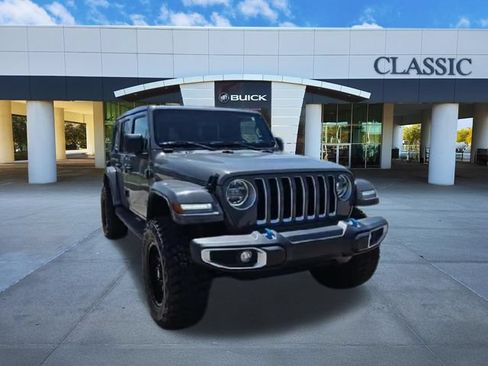 Used 2022 Jeep Wrangler Unlimited Sahara w/ Cold Weather Group AWD/4WD image 2