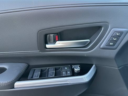 New 2026 Toyota Sienna Platinum AWD/4WD image 11