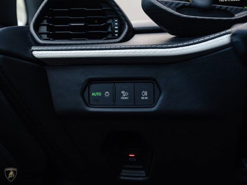 Used 2024 Lamborghini Revuelto image 26