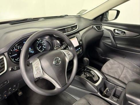 Used 2016 Nissan Rogue SV w/ SV Premium Package image 15