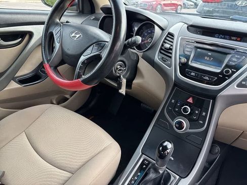 Used 2015 Hyundai Elantra SE w/ Option Group 02 image 6