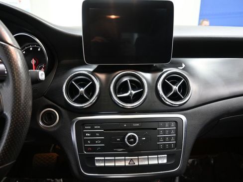 Used 2018 Mercedes-Benz CLA 250 250 4MATIC image 21