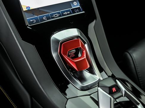 Used 2021 Lamborghini Huracan EVO RWD image 32