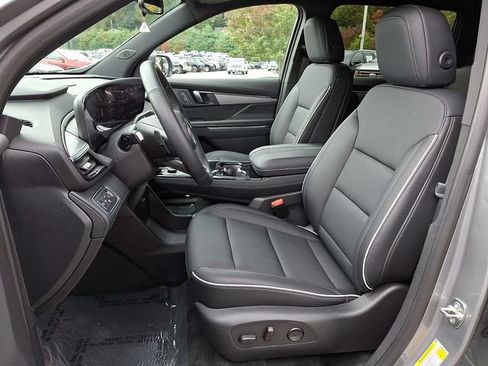 Used 2025 Buick Enclave Preferred image 19