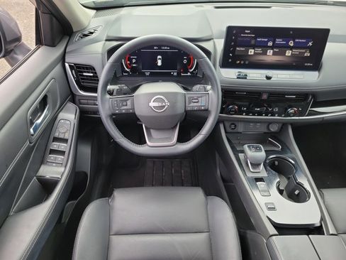 Used 2025 Nissan Rogue SL image 16