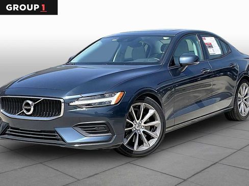 Used 2019 Volvo S60 T6 Momentum w/ Multimedia Package AWD/4WD image 1