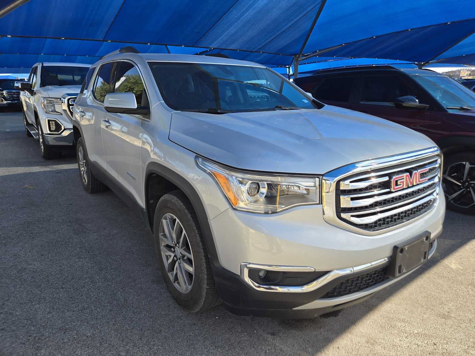 Used 2017 GMC Acadia SLE w/ Driver Alert Package I FWD image 2