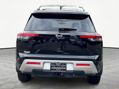Used 2024 Nissan Pathfinder Platinum image 4