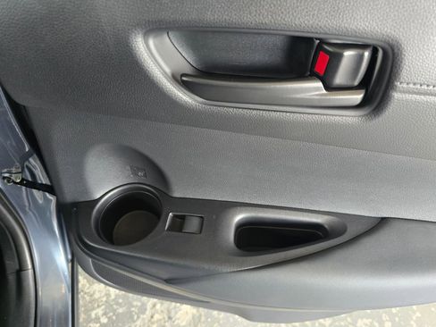 Used 2025 Toyota Corolla Cross LE FWD image 28