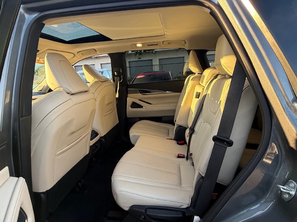 Used 2023 INFINITI QX60 Luxe w/ Performance Audio Package FWD image 11