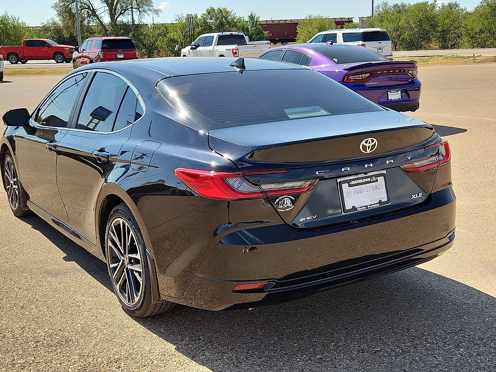Used 2025 Toyota Camry XLE FWD image 3