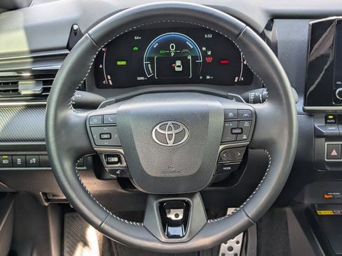 Used 2025 Toyota Camry SE image 20