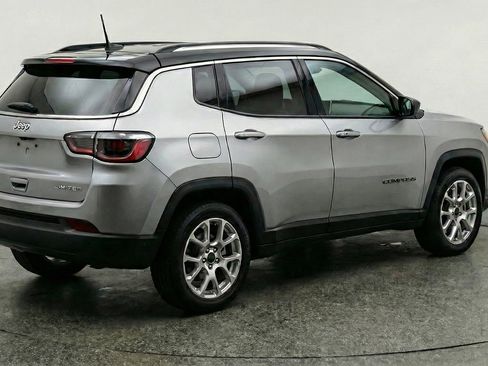 Used 2025 Jeep Compass Limited AWD/4WD image 7