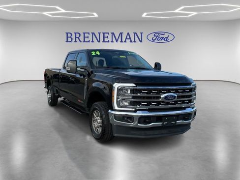 Used 2024 Ford F350 Lariat w/ Camper Package image 3