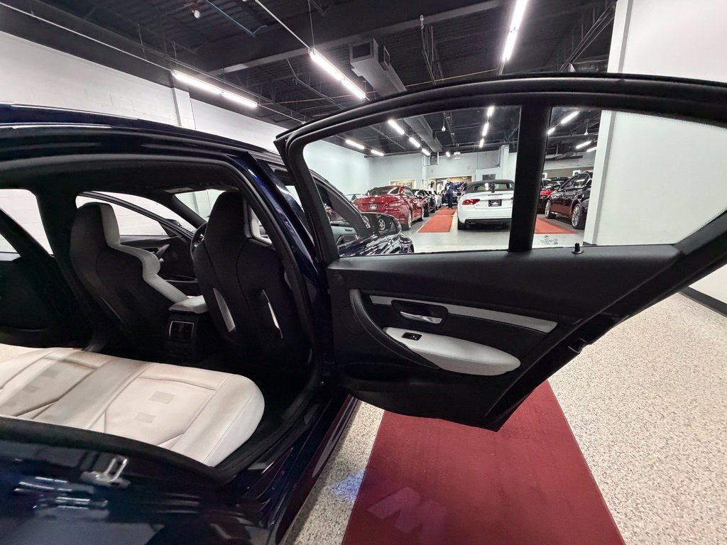 Used 2018 BMW M3 RWD image 25