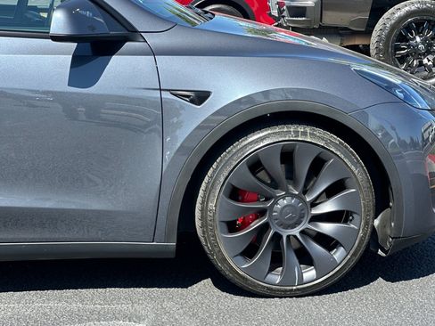 Used 2023 Tesla Model Y Performance AWD/4WD image 35