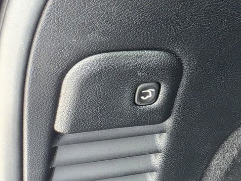 Used 2018 Jeep Grand Cherokee Overland image 14