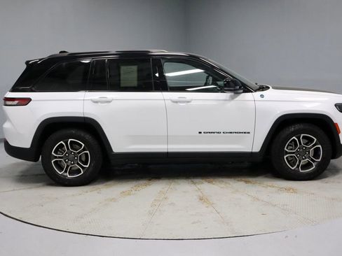 Used 2022 Jeep Grand Cherokee Trailhawk w/ Luxury Tech Group III AWD/4WD image 13