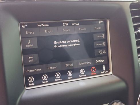 Used 2021 Jeep Grand Cherokee Laredo image 32